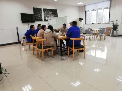 國(guó)外客戶蒞臨天展鋼管參觀